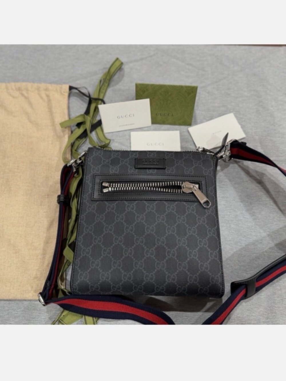 Gucci GG Supreme Black Messenger Crossbody Bag - Picture 6 of 6